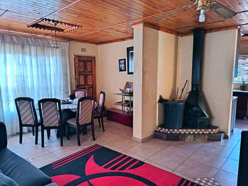 Exceptional Family Home for Sale in Ratanda, Heidelberg  Discover outstanding value and comfortable family living in the heart of Ratanda, Heidelberg. - Photo 9