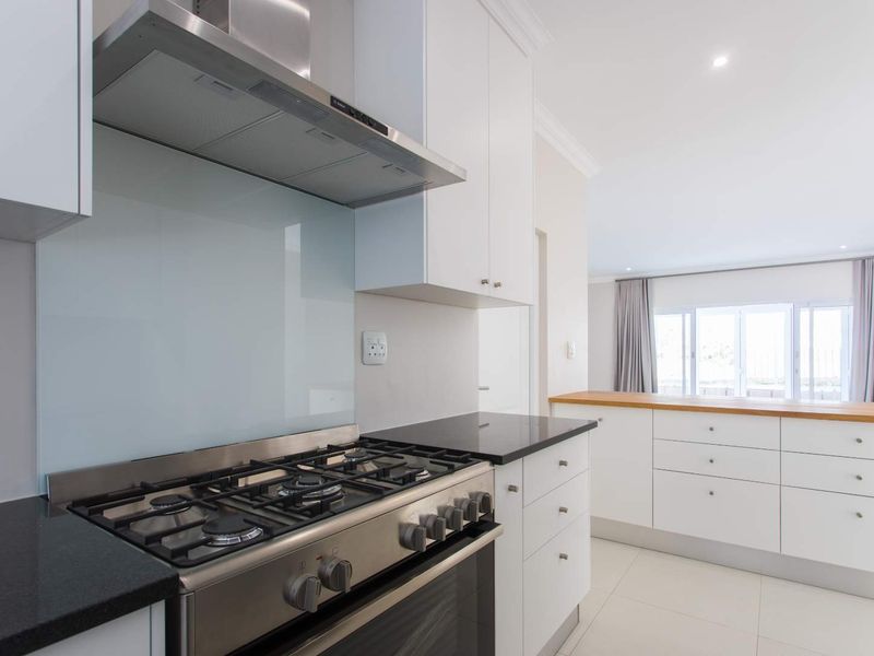 Three-bedroom home with lock-up and go lifestyle located in The Vines II on Val de Vie Estate - Photo 6