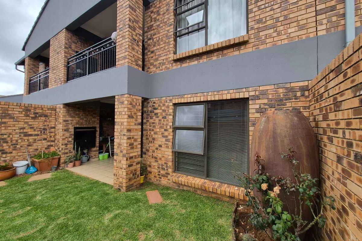 Charming 2-Bedroom  Apartment for Sale in Secure Ravenswood Mews 1, Boksburg - Photo 4
