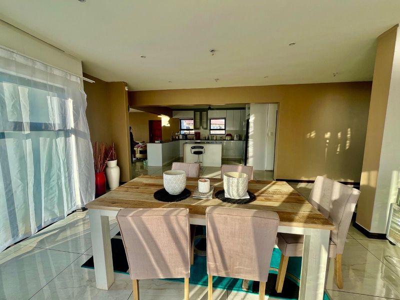 4 Bedroom Double Storey - Photo 8