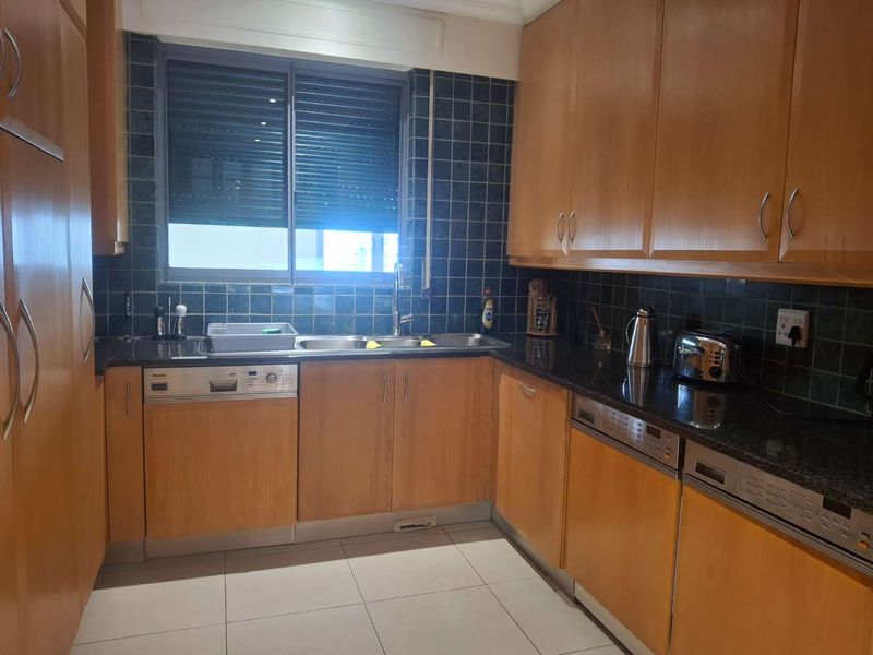 A CHARMING TWO BEDROOM FURNISHED APARTMENT - Photo 10