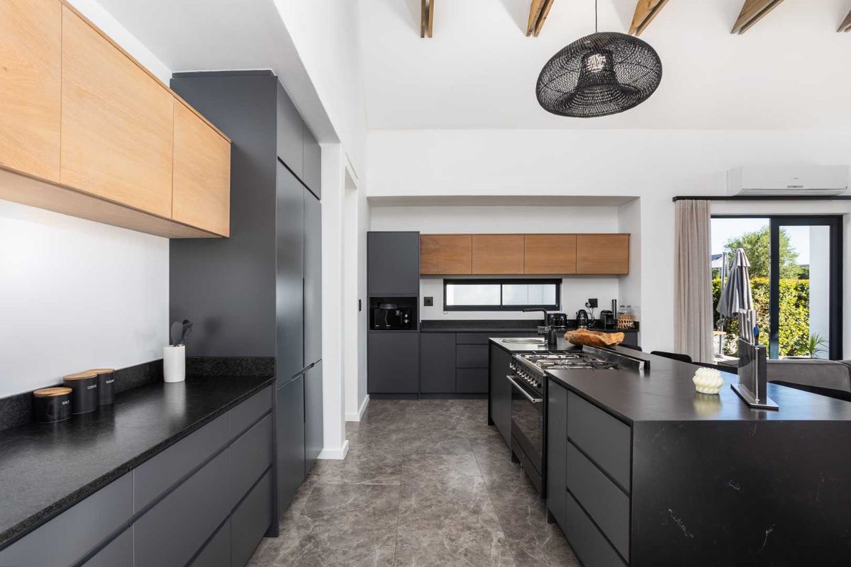 Modern living on Val de Vie Estate in a Beautifully Fully Furnished Three-Bedroom Home - Photo 3