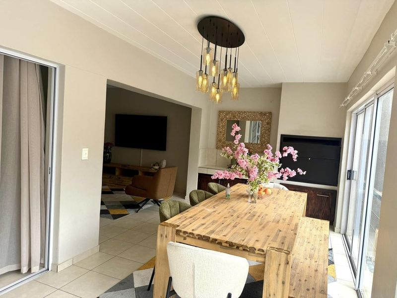 Fully Furnished 2 Bedroom Townhouse To Let in Kleine Kuppe - Photo 1