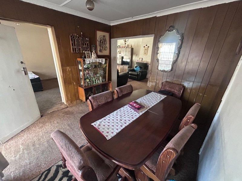 EXCELLENT VALUE - NEAT FAMILY HOME - Photo 4
