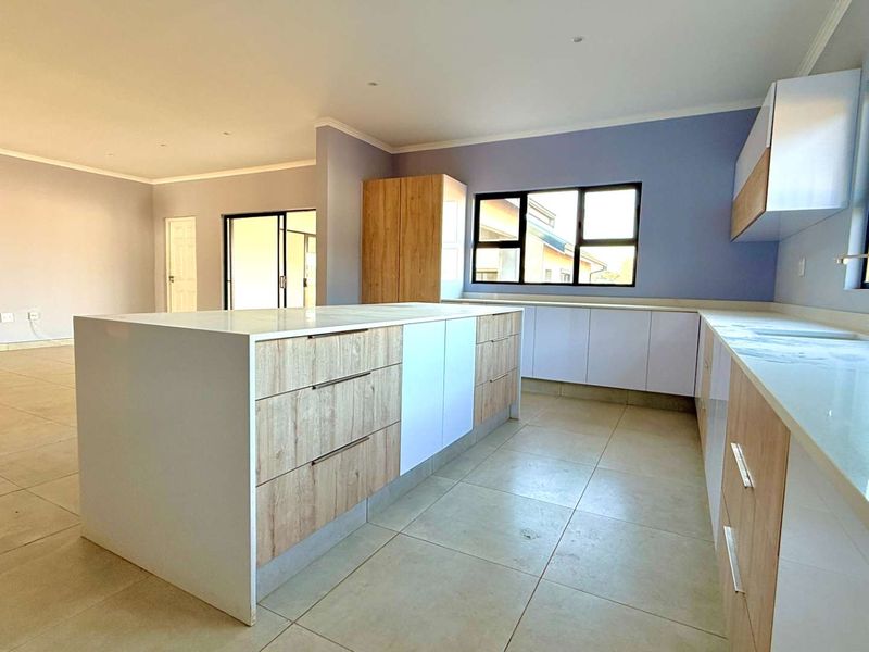 Luxury Family Home in River Goose Estate, Howick - Photo 8