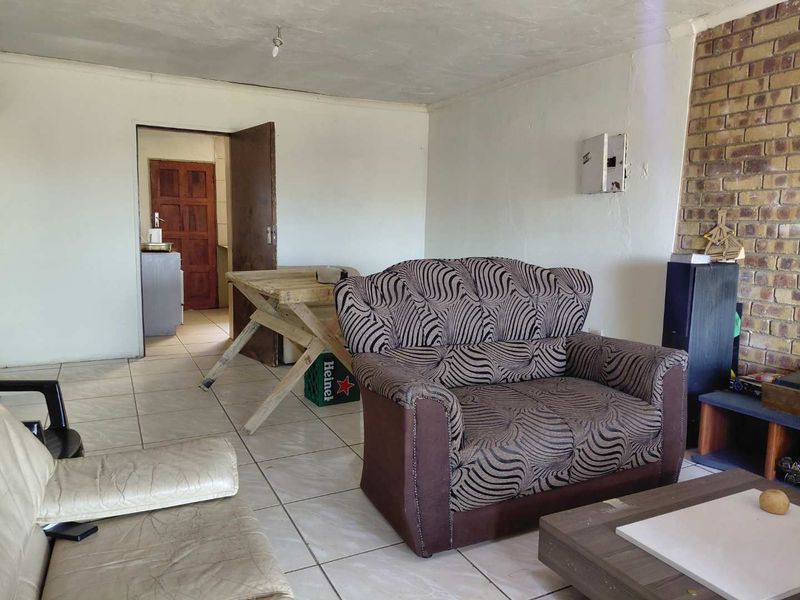 "Earn & Live: Home with Income Cottage in Top Spot!" - Photo 3