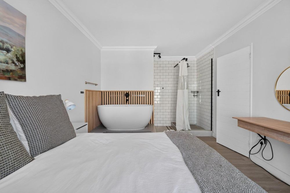 Main ensuite