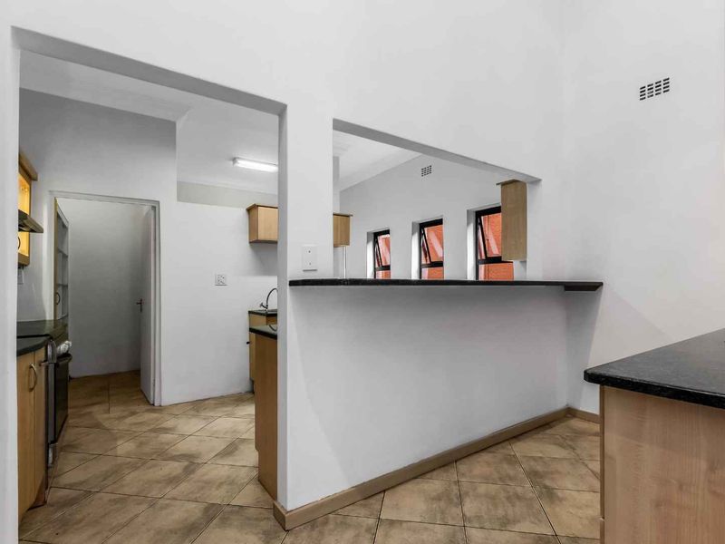 PRIVATE AND CHARMING FAMILY HOME SITUATED IN A QUIET LOCATION - Photo 10