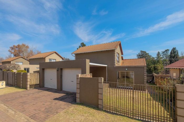 Property #2517985, House For Sale in Buccleuch