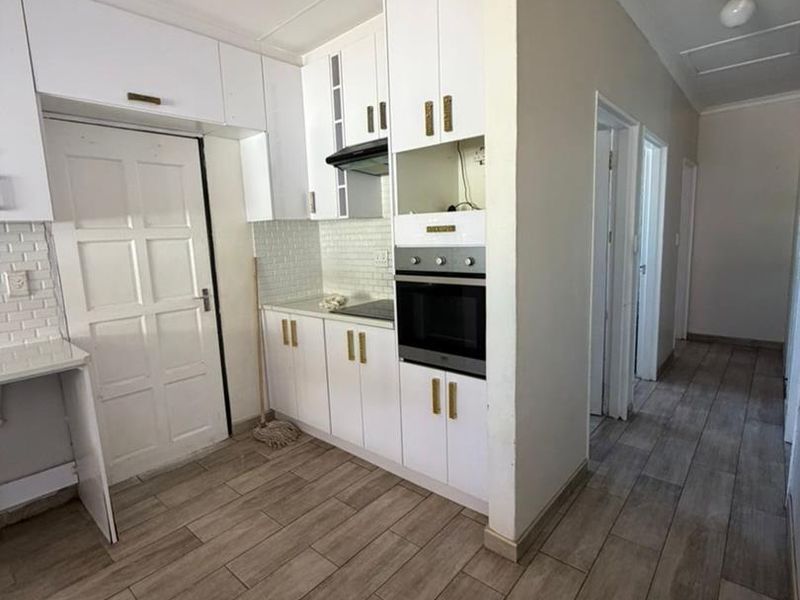 3 Bedroom House for Sale - Photo 2