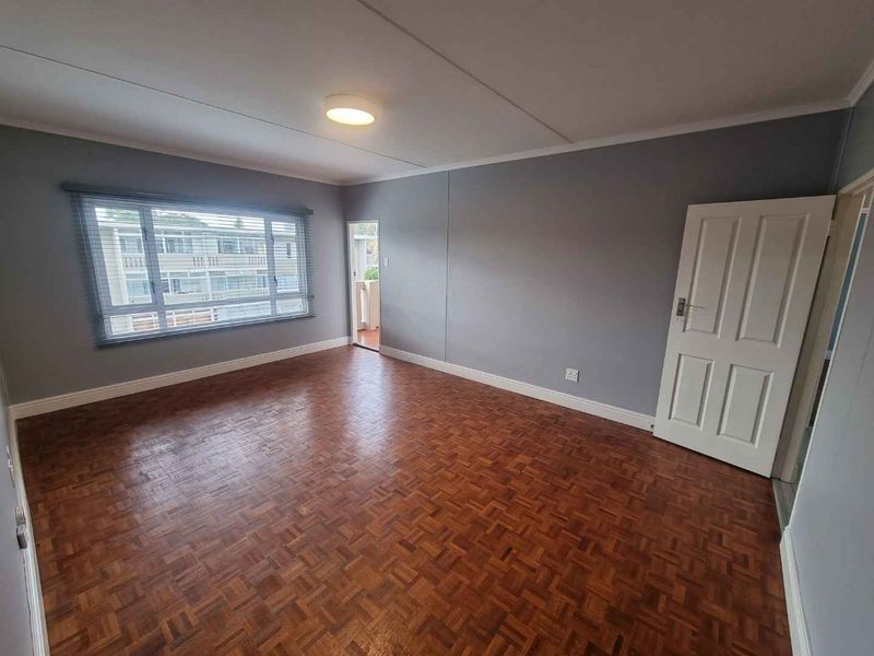 Unfurnished 2-Bedroom Apartment To Rent in Claremont - Photo 3