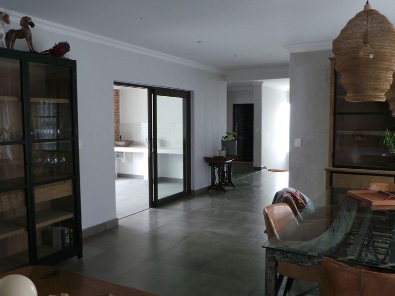 Perfect Masterpiece! Prime Location! - Photo 2