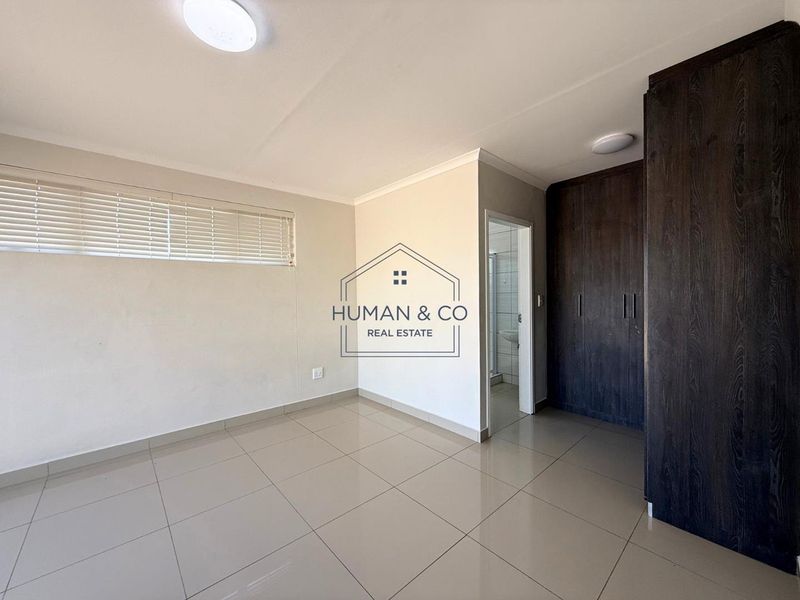 Spacious 4-Bedroom Home in Meersig - Photo 9