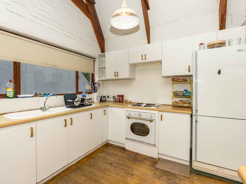 Unlock the Potential – 4‐Bedroom Home in Penzance Estate, Hout Bay - Photo 7