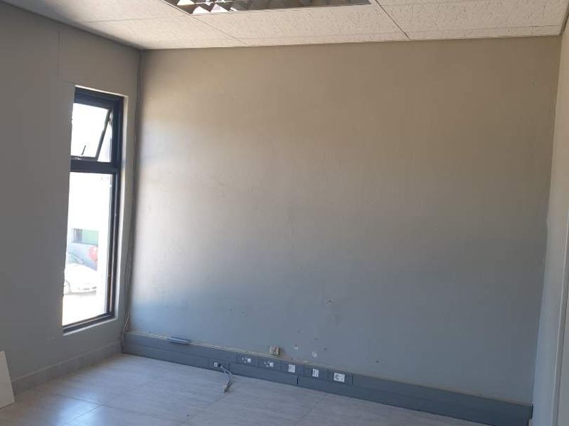 PROSPERITA WAREHOUSE TO LET - Photo 8