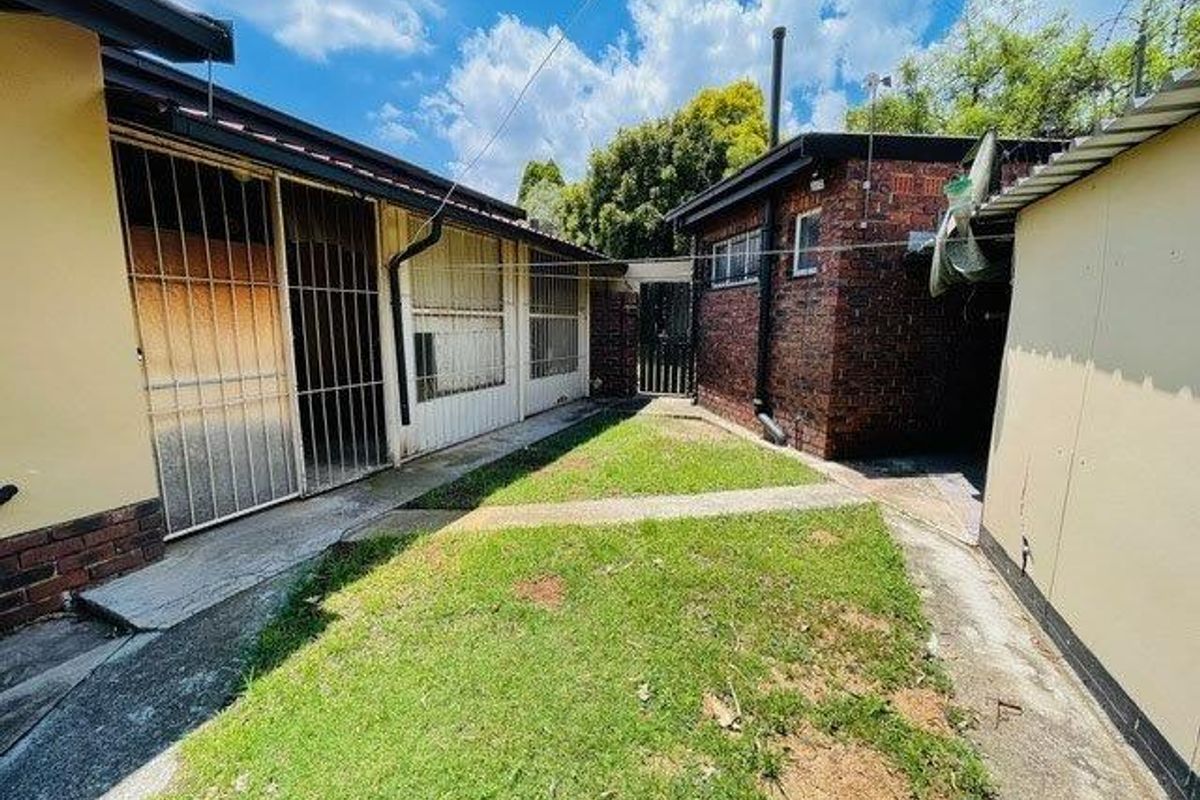 Alberton North Gem: Ideal for First-Time Buyers! - Photo 5