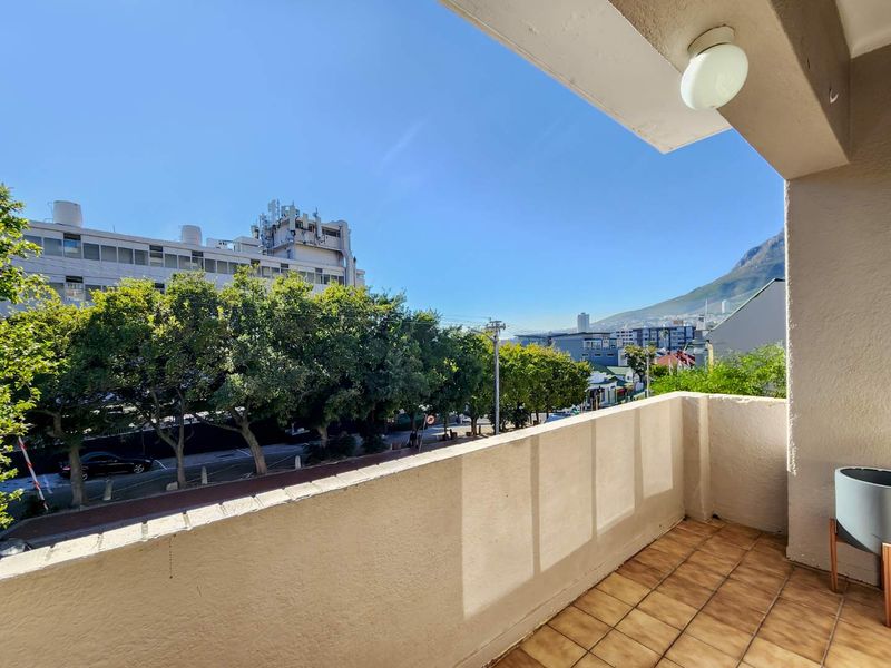 Fabulous flat just off Kloof Street - Photo 8
