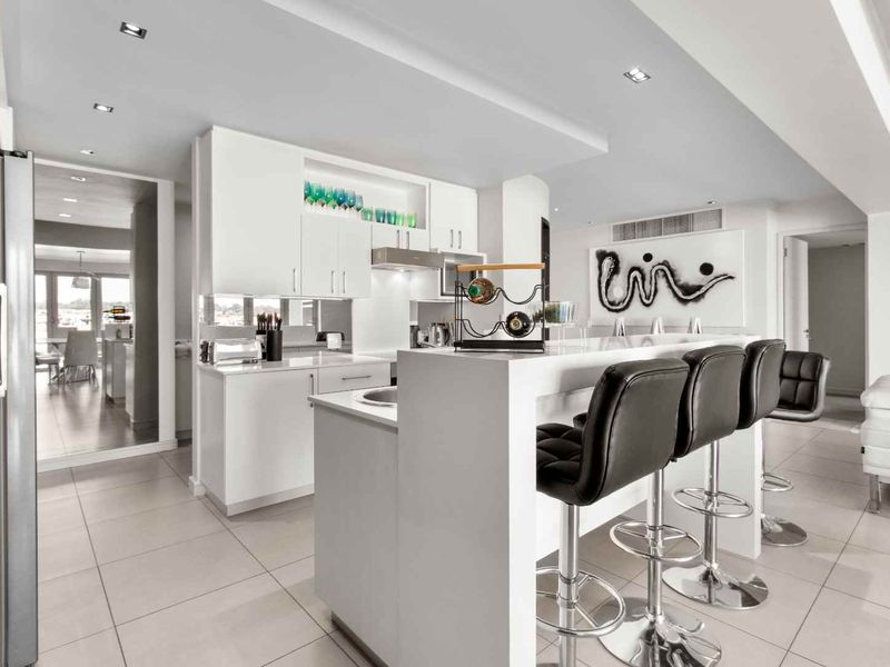 Ultimate Luxury Apartment for Sale in Ebotse Golf & Country Estate, Rynfield - Photo 3