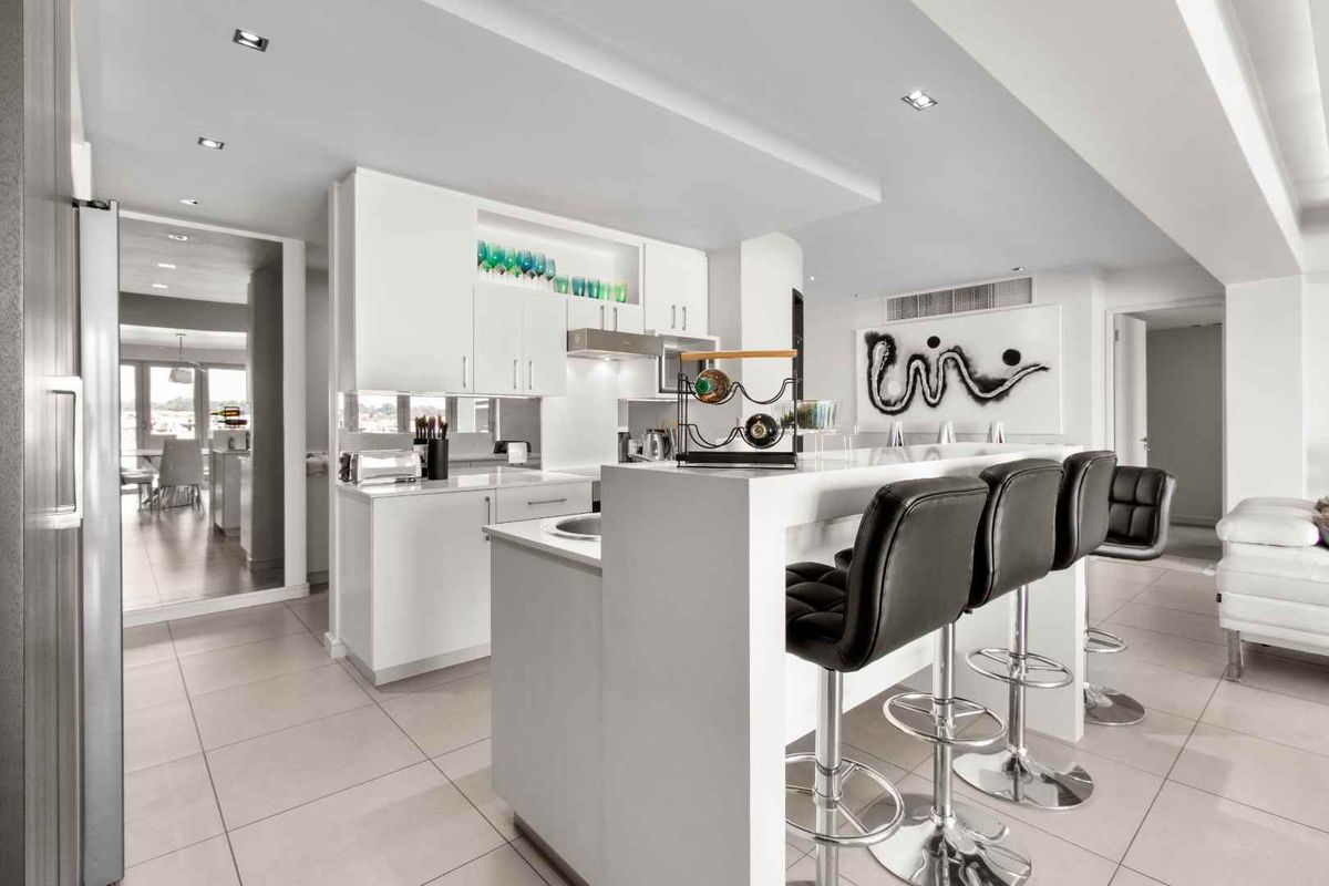 Ultimate Luxury Apartment for Sale in Ebotse Golf & Country Estate, Rynfield - Photo 3