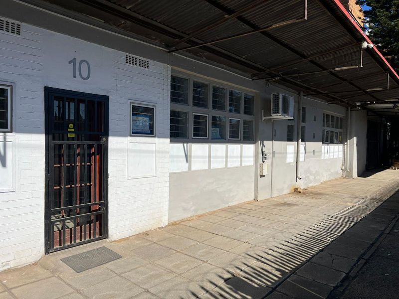 NORTH FACING COMMERCIAL PROPERTY - Photo 6