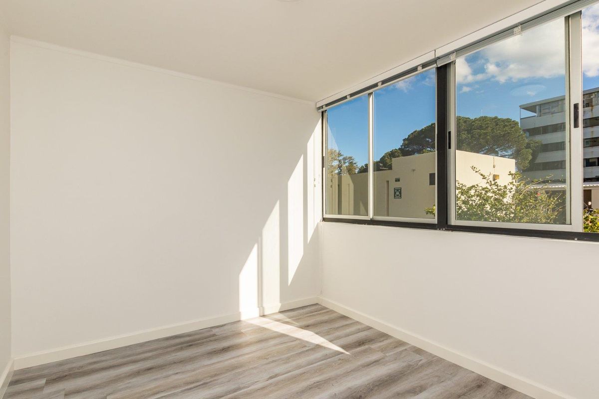 Partially furnished 1 Bedroomed g/ floor apartment in Marlborough Park - Photo 3