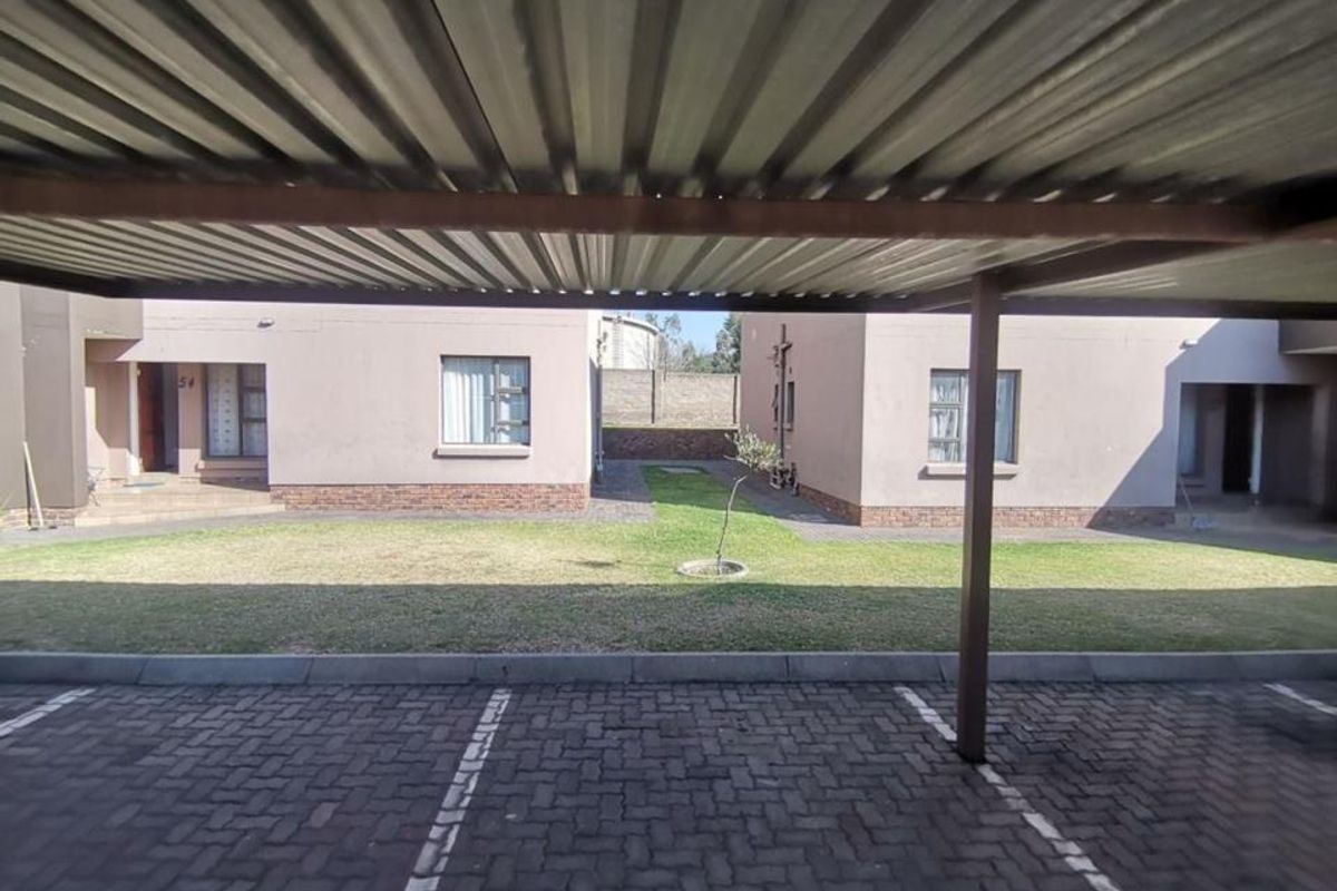 Stylish First-Floor Living in Popular Storks Nest - Photo 2