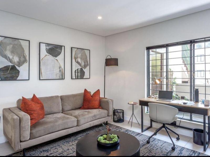 A MAGNIFICENT ONE BEDROOM FURNISHED APARTMENT - Photo 3