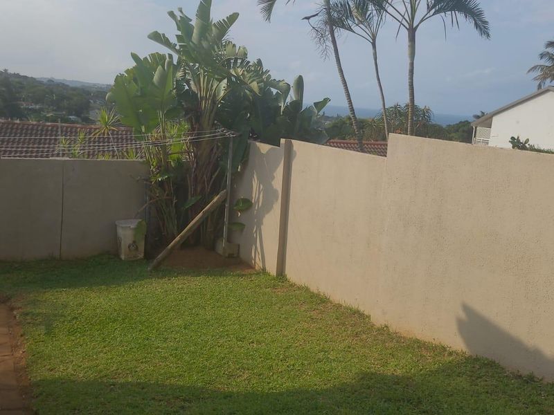 Pet Friendly Cottage with Private Yard and 2 Parkings - Photo 5