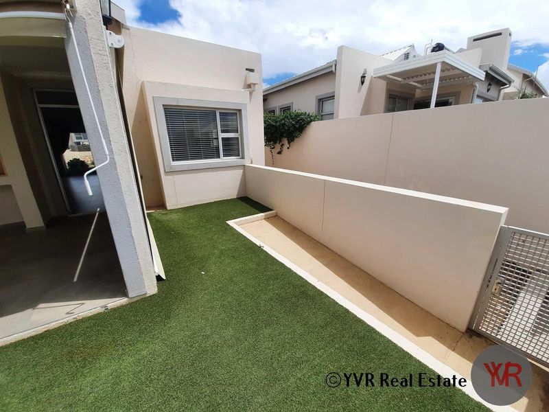 MODERN FREESTANDING HOUSE in FINKENSTEIN MANOR - Photo 2