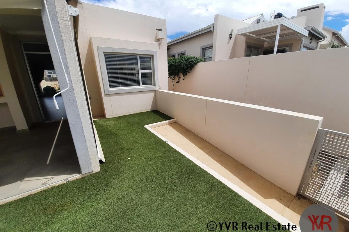 MODERN FREESTANDING HOUSE in FINKENSTEIN MANOR - Photo 2