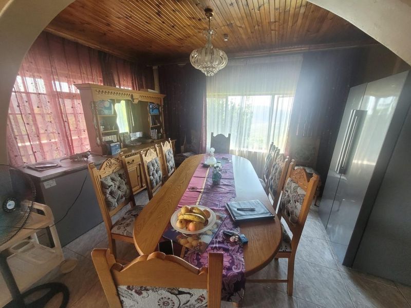 Spacious Family Home with Flatlet in Durban - Photo 9