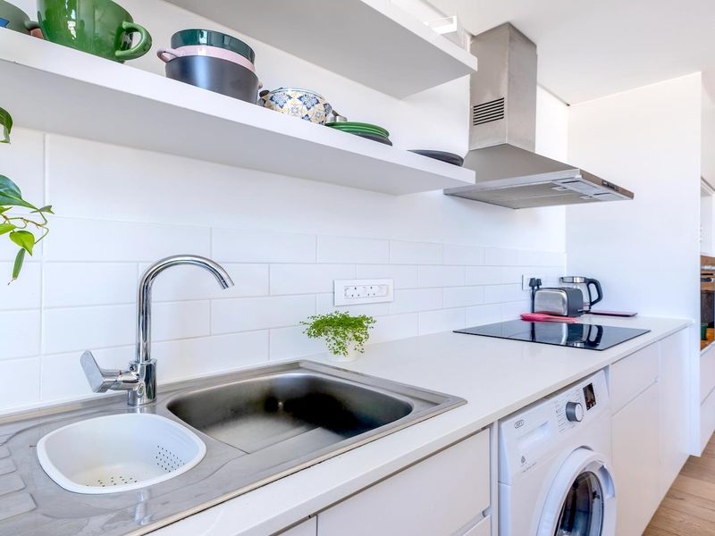 Top-Floor Spectacular Unit With Table Mountain View - Photo 7