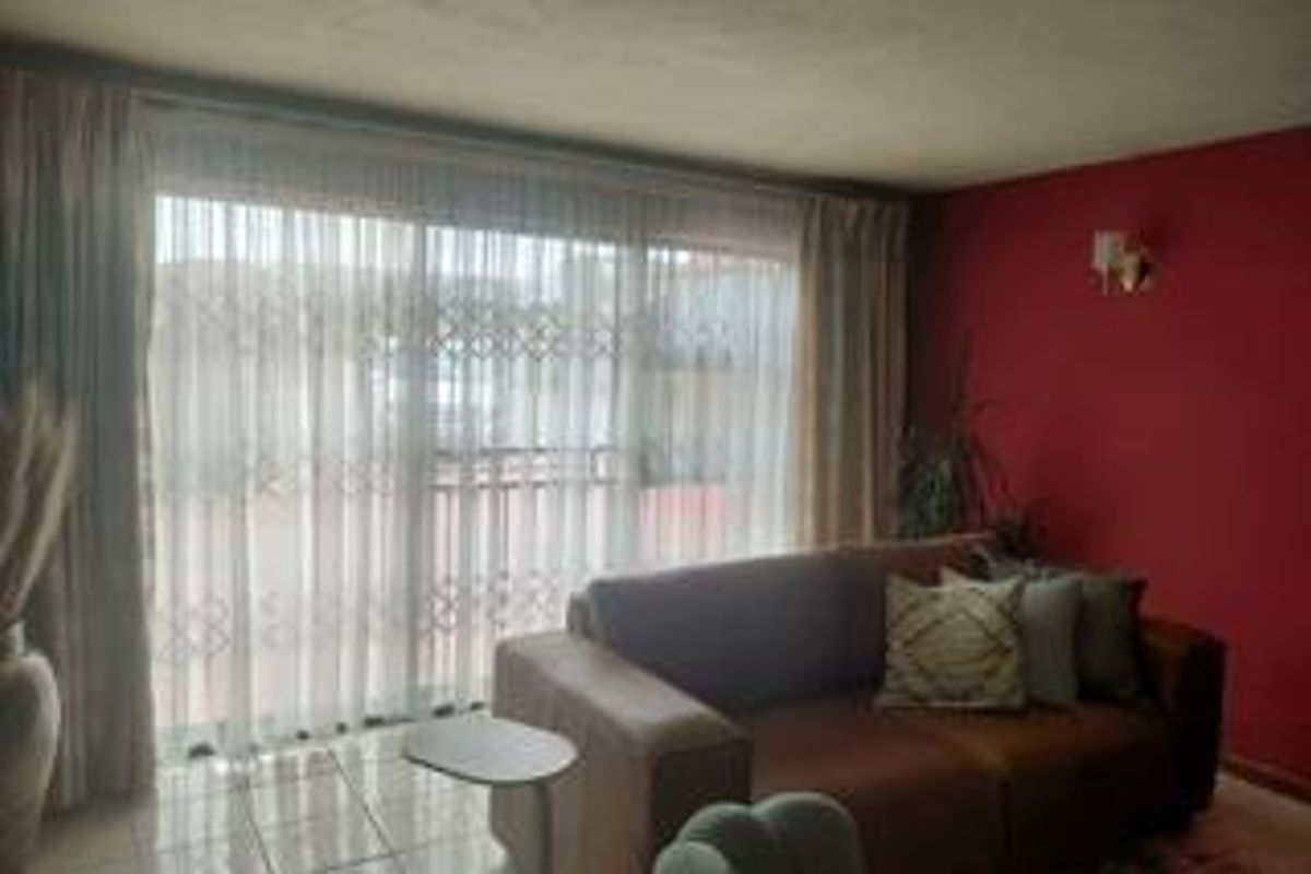 3 Bedroom  for sale in Ormonde - Photo 4