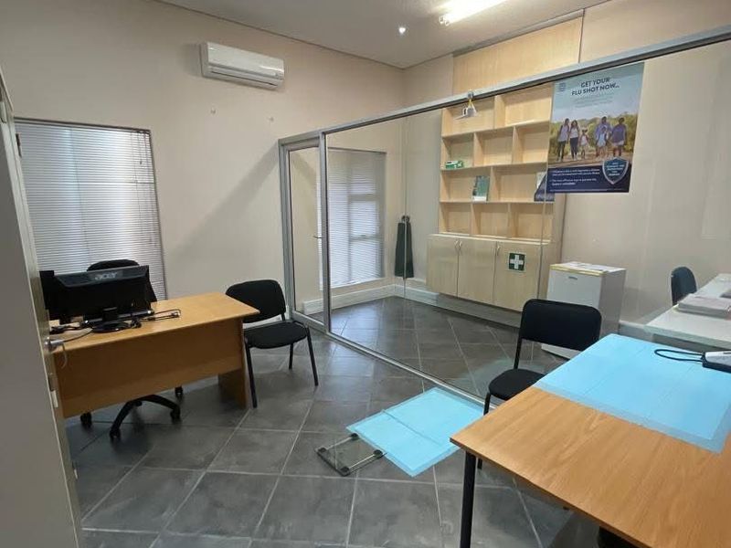 Office Building in Windhoek West - Photo 8