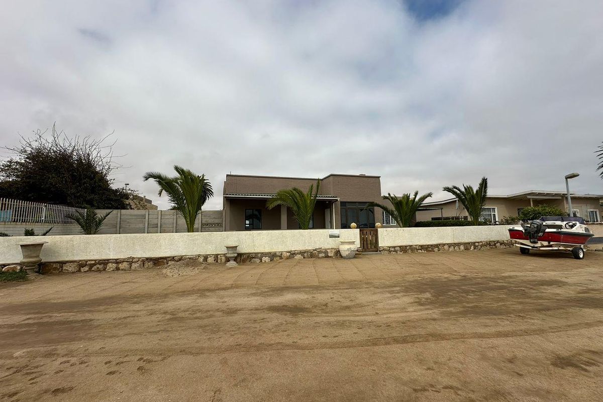 Comfortable House For Sale - Swakopmund - Photo 3