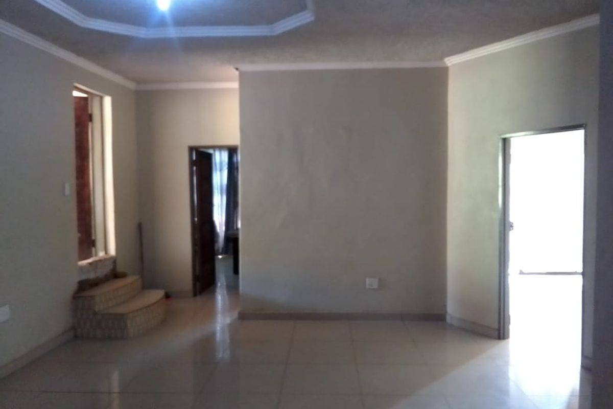 Neat 3-Bedroom Home FOR SALE– Thohoyandou Unit E, Magidi - Photo 4