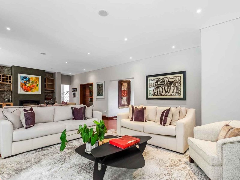 MAGNIFICENT FURNISHED HOME - Photo 3