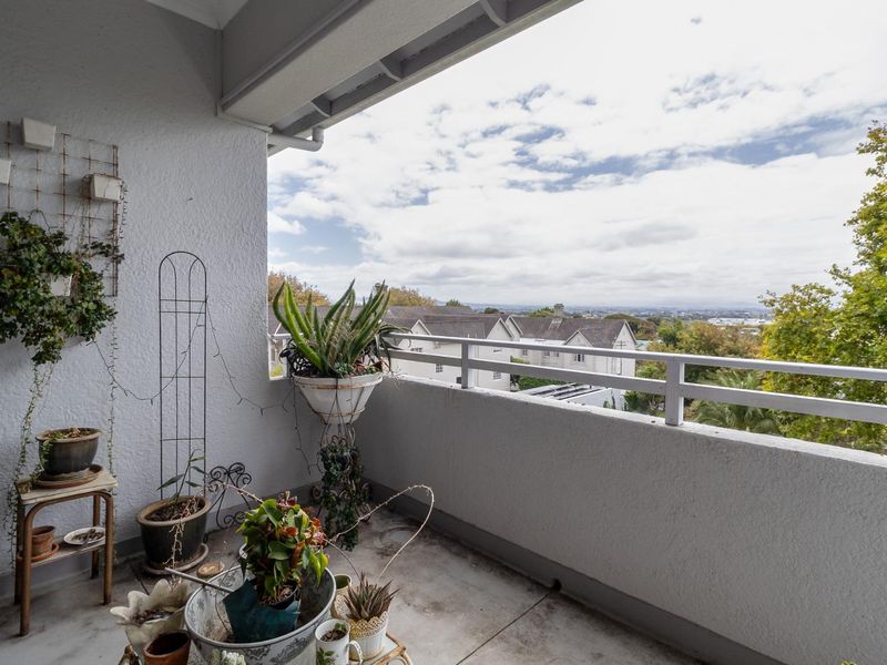 Spacious 2 Bedroom Apartment in Kenilworth Upper - Photo 8