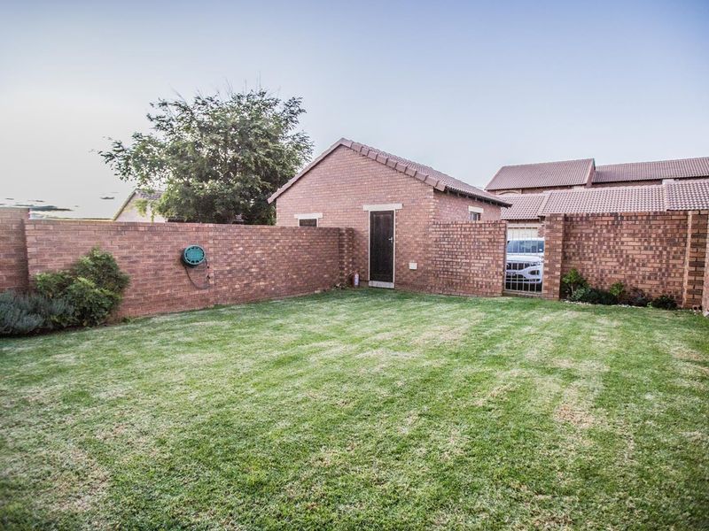2 Bedroom Townhouse With A Private Garden - Photo 6