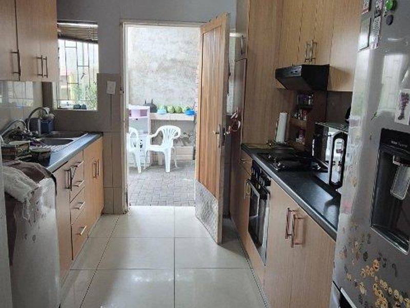 CHARMING 3 BEDROOM UNIT FOR SALE - Photo 7