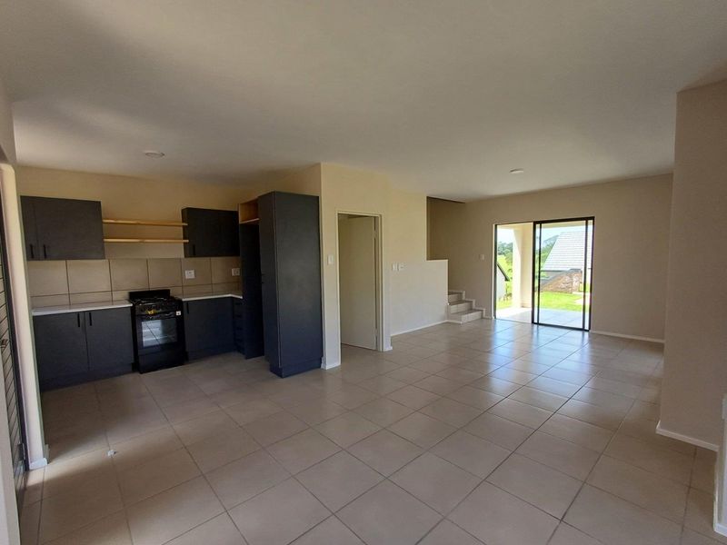 Kings Gate Estate Freestanding 3 Bed Duplex - Photo 6