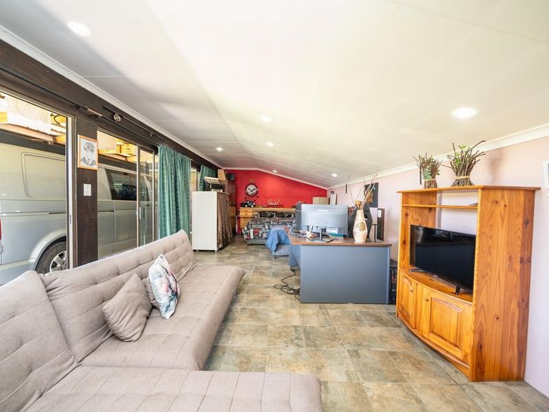 4 Bedroom house for sale in Parkrand - Photo 6