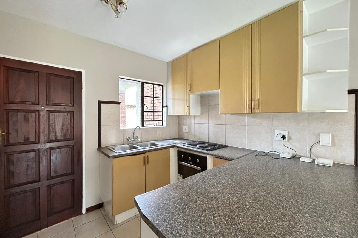 2 Bedroom Townhouse With A Private Garden - Photo 5