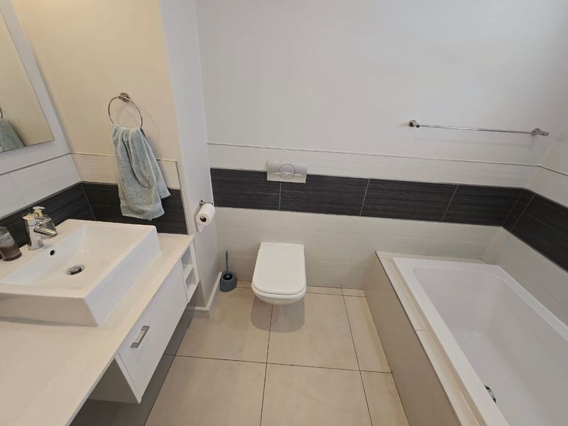Luxurious, 1st floor apartment for rent in The Links, Ebotse Golf & Country Estate. - Photo 9