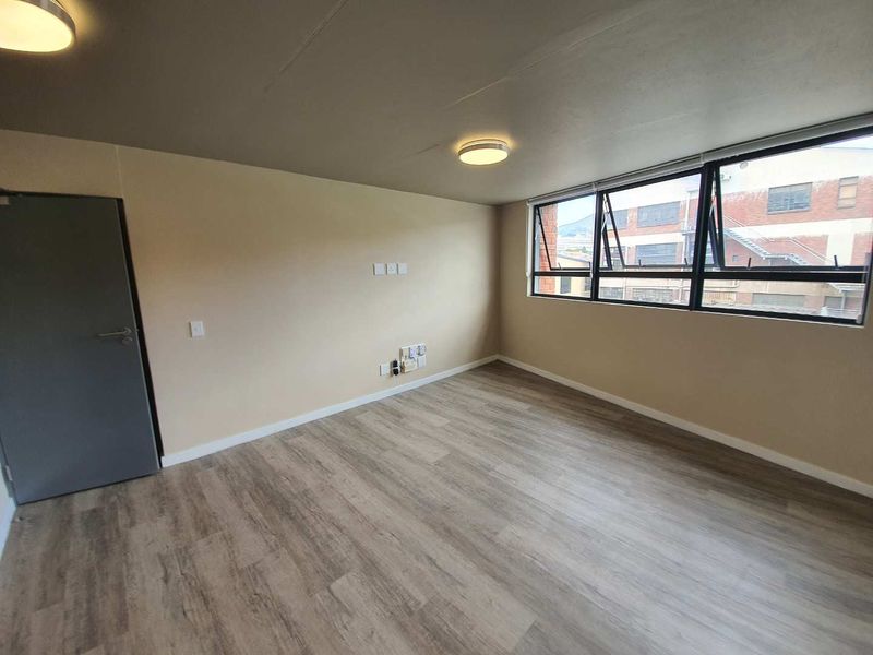 Prime Apartment in Obs Court. Available 1 August 2026. - Photo 5
