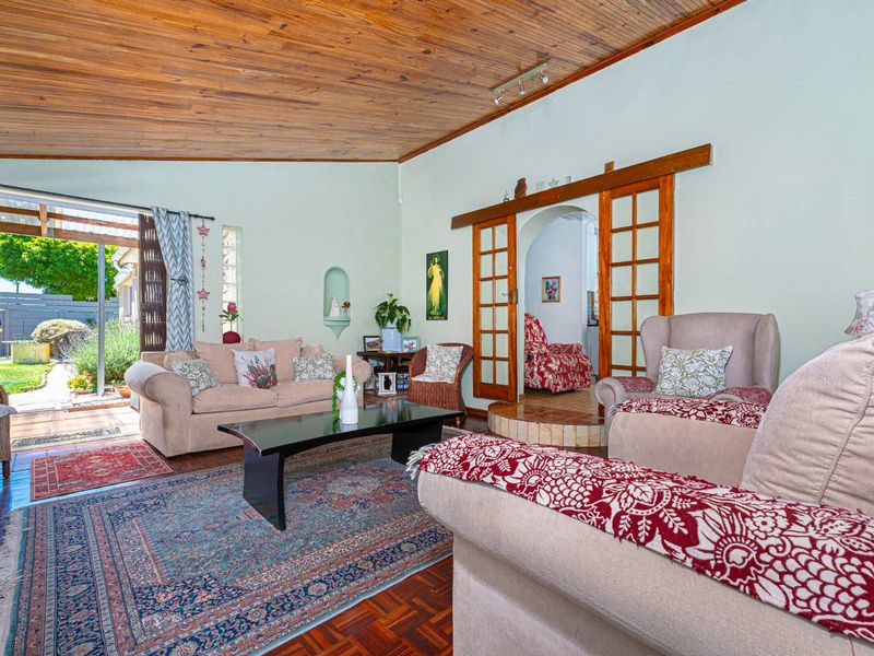 Charming 3-Bedroom Family Home in a Lovely, Quiet Pocket - Photo 3