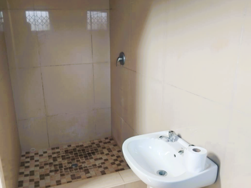 Home to let Unit 8 Phoenix - Photo 10