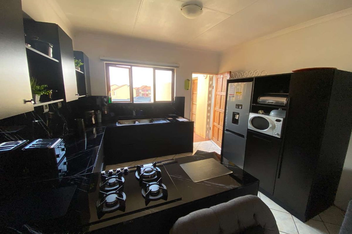 Stylish 2-Bed Lock-Up and Go - Photo 5