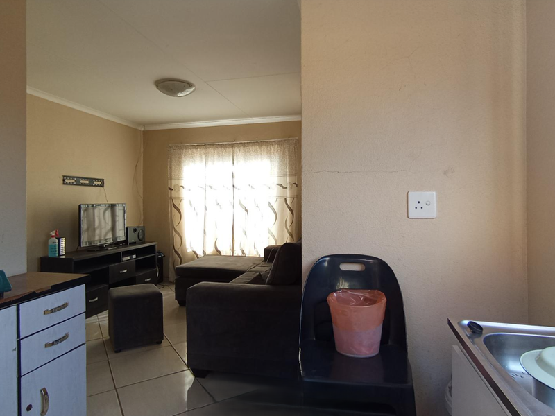 2 bedrooms for sale in Soshanguve VV - Photo 4