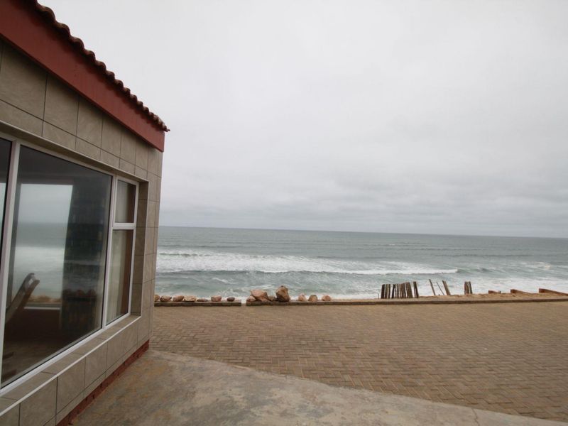 Henties Bay - Prime Location - Photo 4